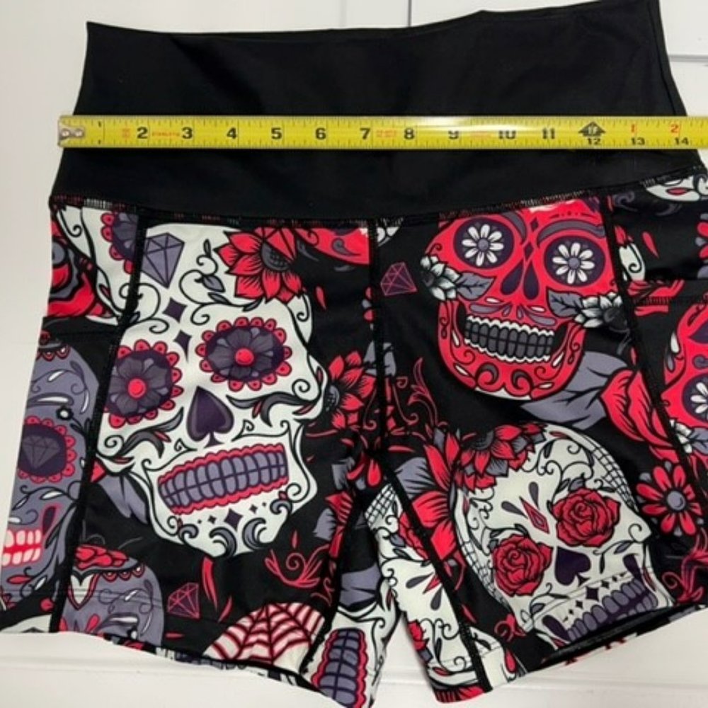 CVG sugar skull shorts small 5 inch